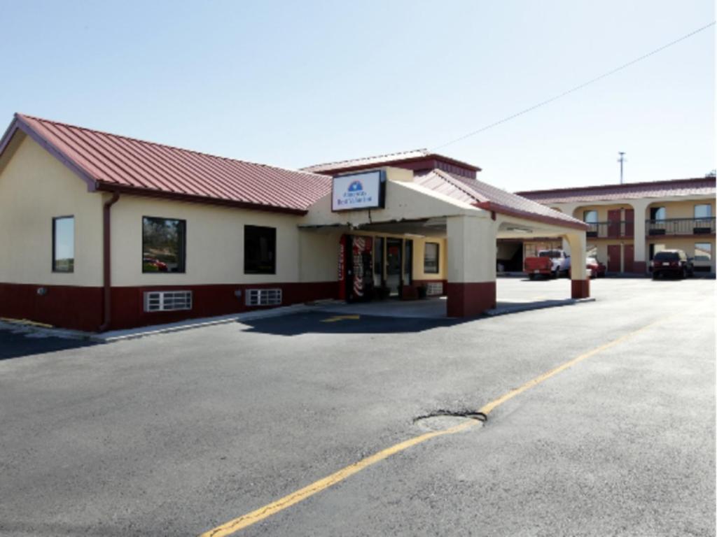 Americas Best Value Inn & Suites Macon Exterior photo