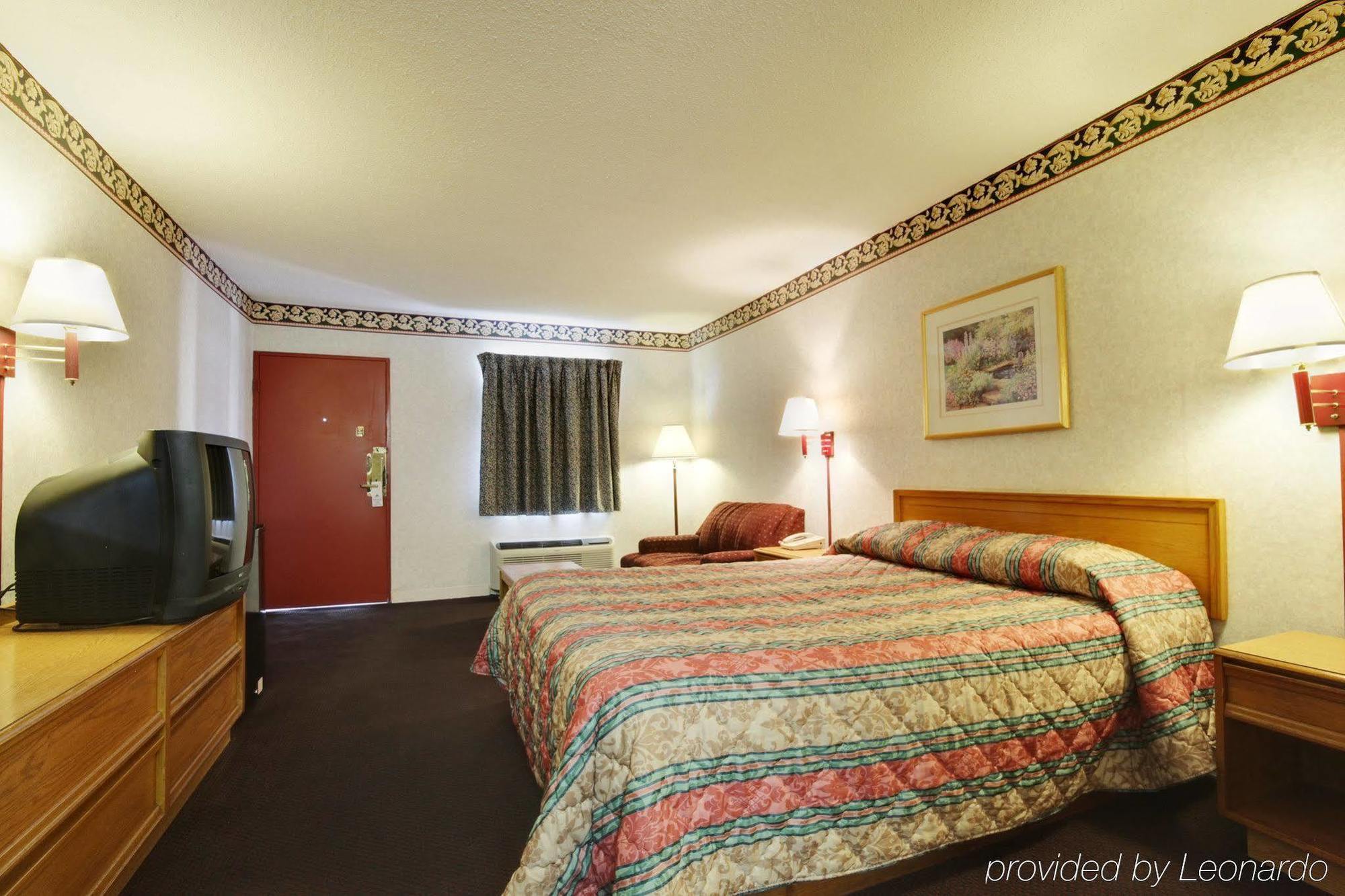 Americas Best Value Inn & Suites Macon Exterior photo